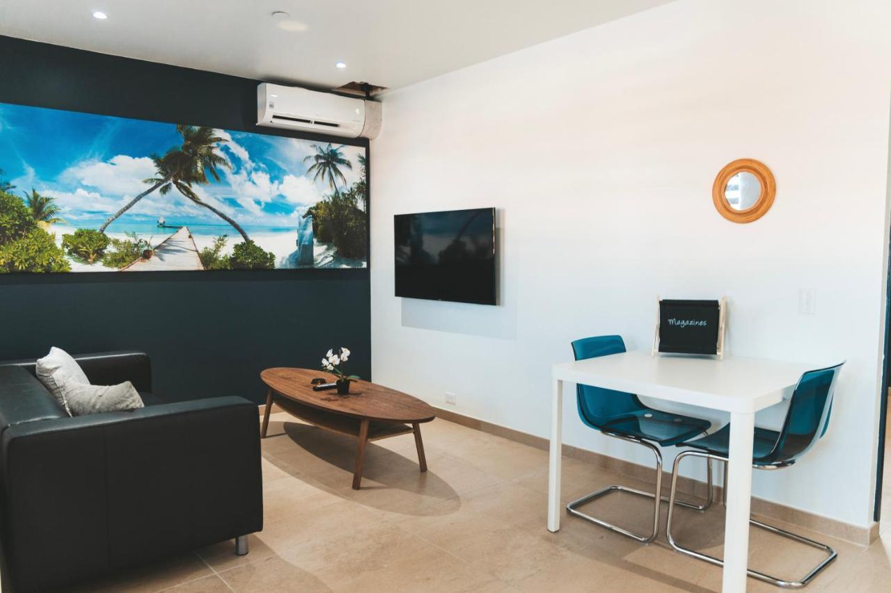 Gray Door Apartments - Adults Only Palm Beach Eksteriør bilde