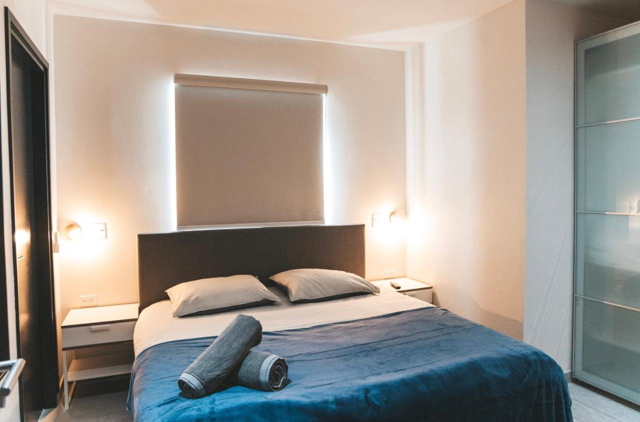 Gray Door Apartments - Adults Only Palm Beach Eksteriør bilde