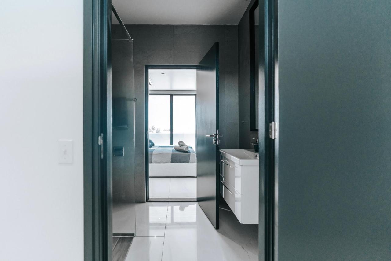Gray Door Apartments - Adults Only Palm Beach Eksteriør bilde