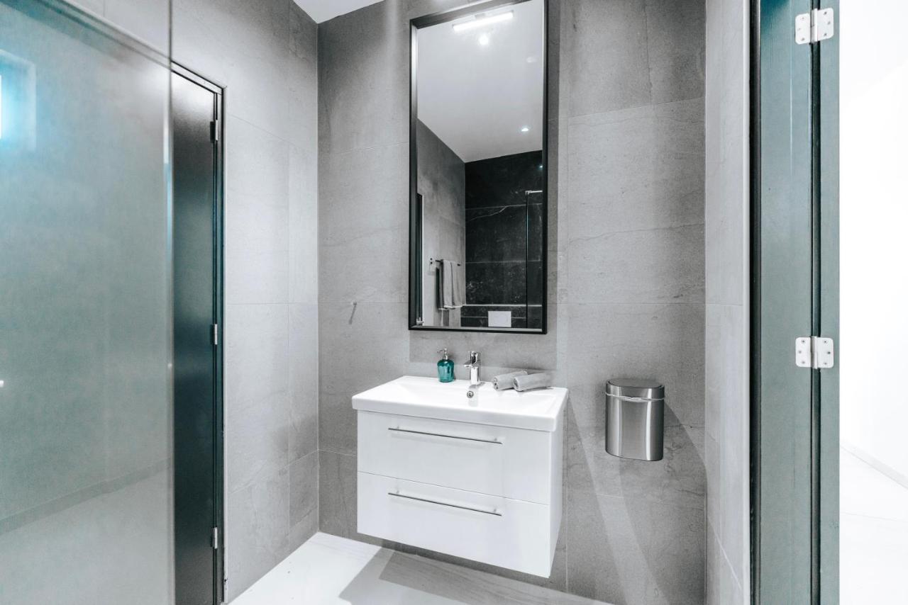 Gray Door Apartments - Adults Only Palm Beach Eksteriør bilde